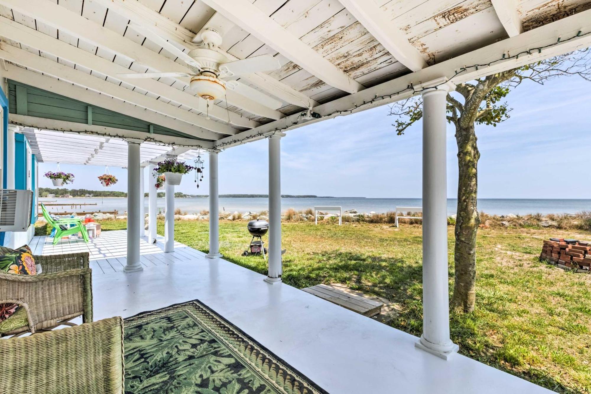 Oceanfront White Stone Cottage With Private Beach! Eksteriør bilde